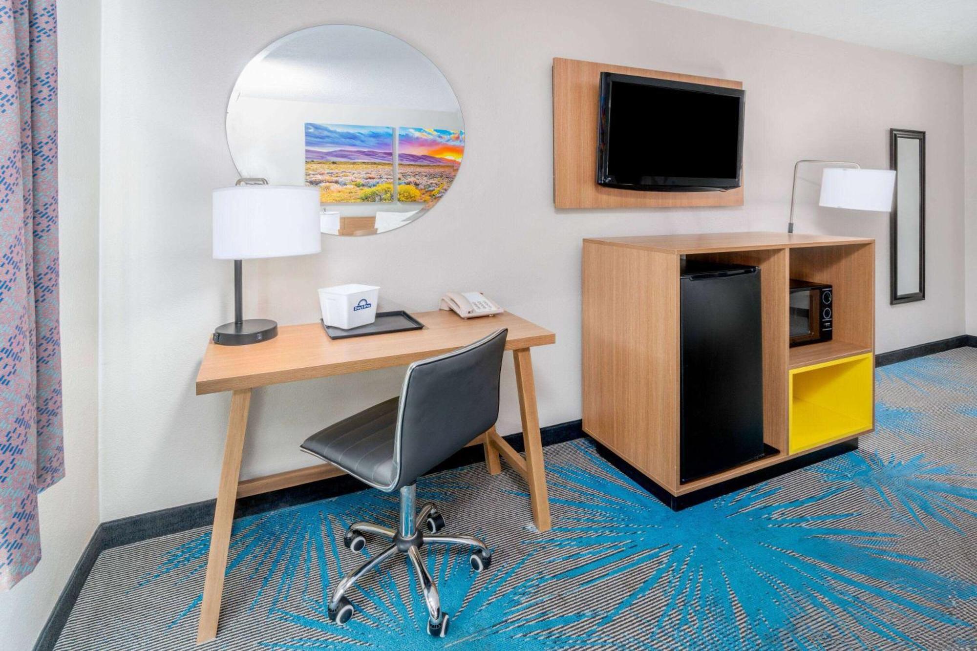 Days Inn By Wyndham Los Lunas Esterno foto